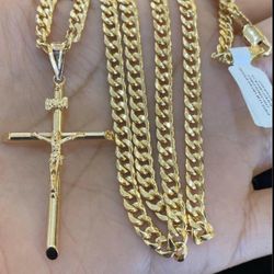 Cadena Con Cruz De 14 Kt 22 “