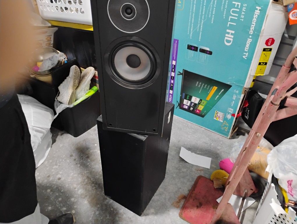 2 Receivers With Speakers