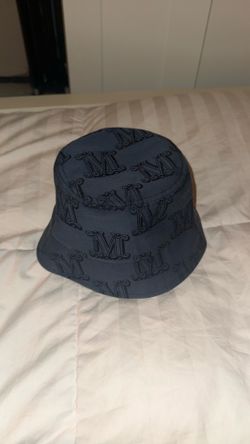 Max Mara bucket hat