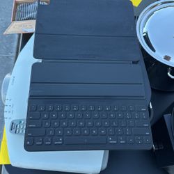 iPad Pro 12.9 Smart Keyboard Folio
