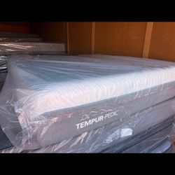 Queen Size Tempur Pedic 11” Adapt Medium Firm Mattress!! 
