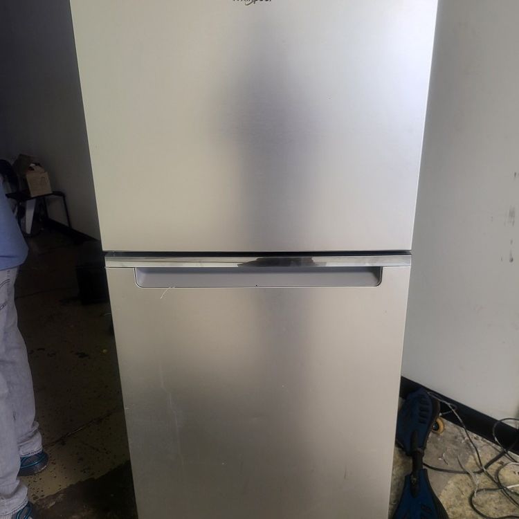 ♨️♨️REFRIGERATOR WHIRPOOL LIKE NEW WITH WARRANTY 