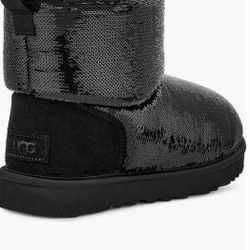 Black UGG BOOT
