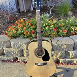 Rogue Acoustic Guitar (Light Natural)