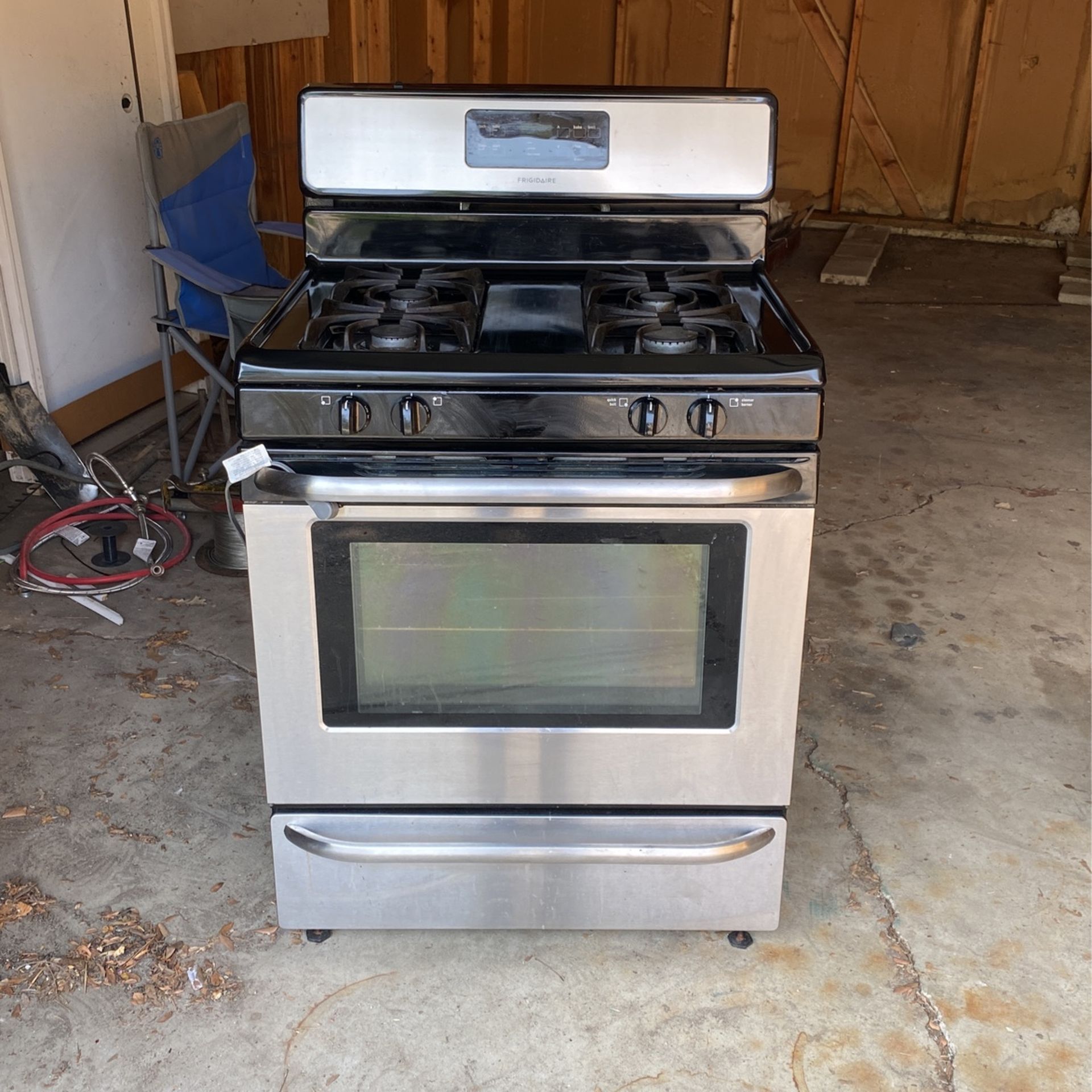 Frigidaire Gas Stove/Oven