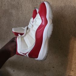 Air Jordan 11 Retro Cherry