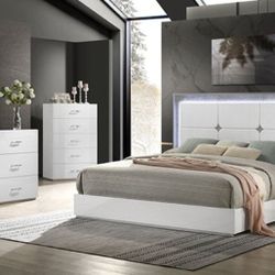 Brand New White 4pc Queen Bedroom Set (Available In Eastern King)