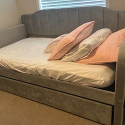 Twin Day Bed With Trundle !!!!READ DESCRIPTION !!!