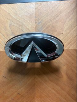 INFINITI Q50 CHROME EMBLEM