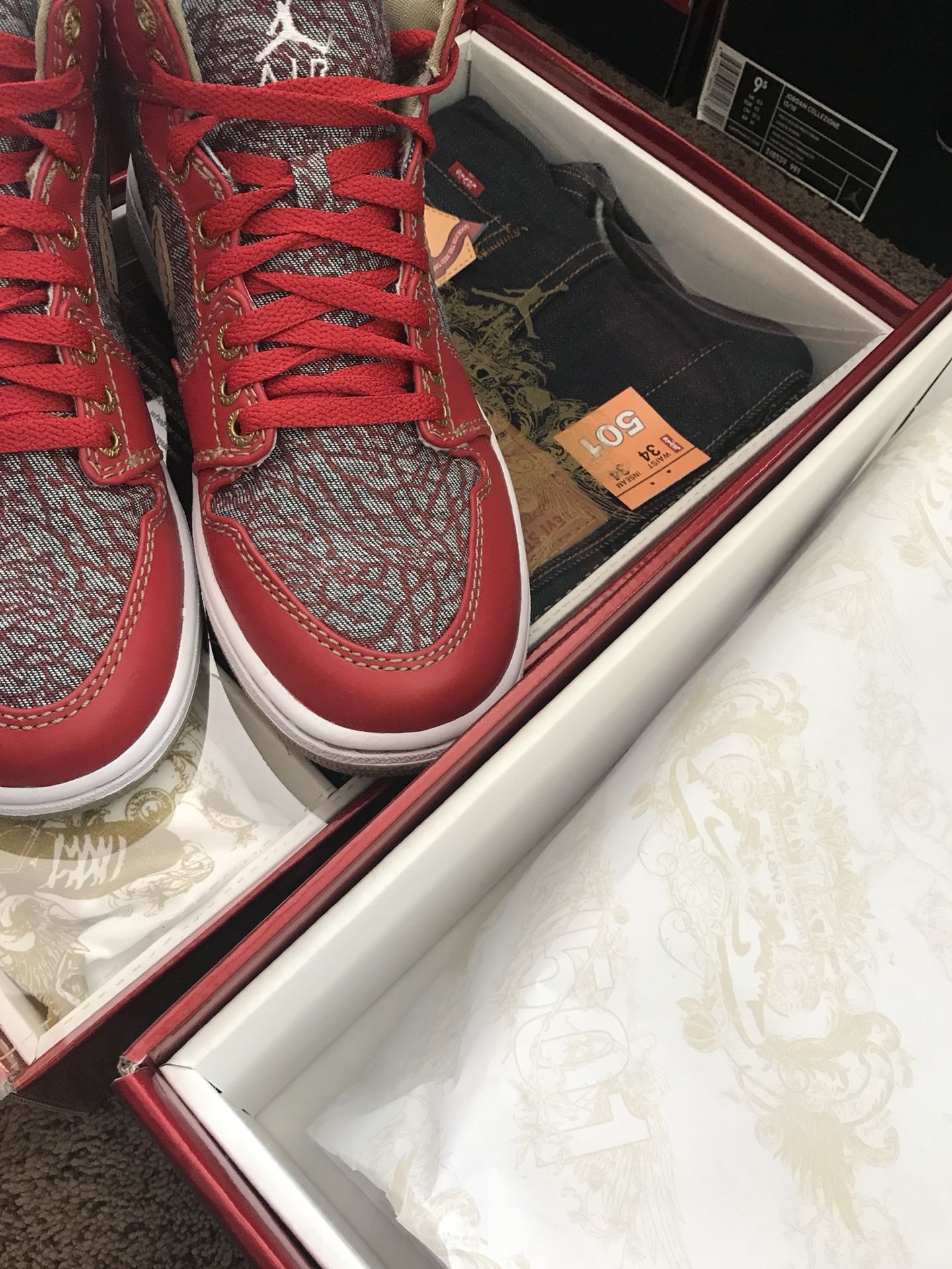 AIR JORDAN LEVIS DENIM RETRO 1 PACK SIZE 9 SHOE COMES WITH JEANS 