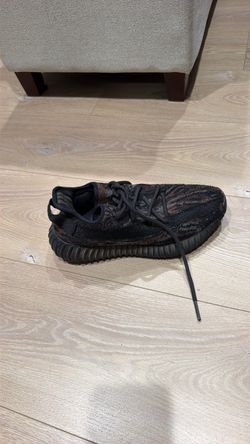 Yeezy sneakers 71/2