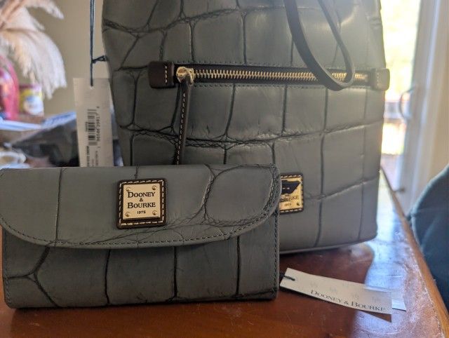 Dooney & Bourke Gray Croc Embossed Women's Bag Set