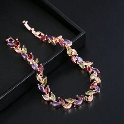 Multi-Purpose Horse Eye Shaped Zirconia Decor Bracelet