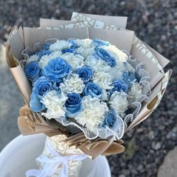 Ramo Buchon Rose Bouquet