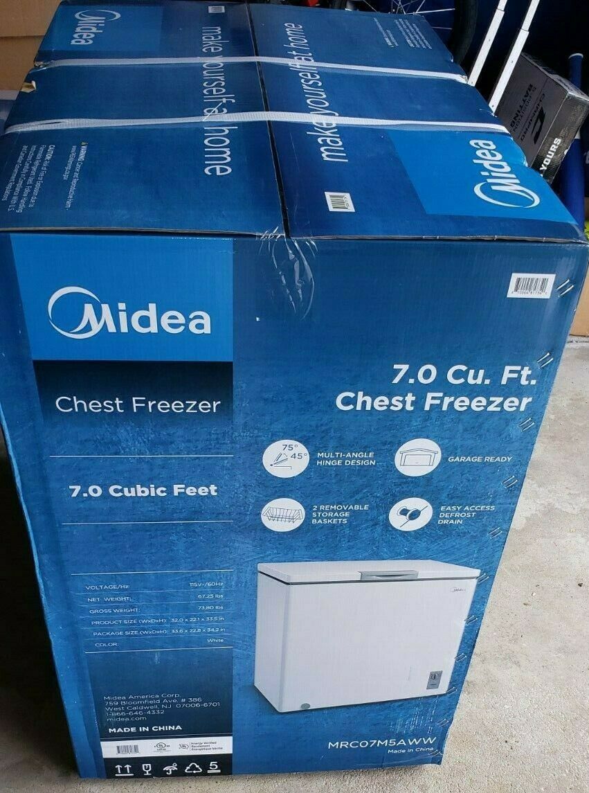 BRAND NEW IN THE BOX MIDEA CHEST FREEZER 7.0 CUBIC FEET MODEL MRC07M5AWW - LOCAL PICKUP ONLY