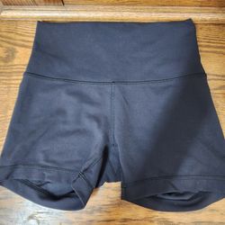 Lululemon Wunder Train Size 6