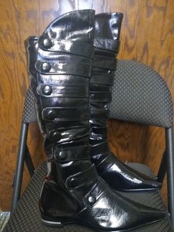 Fashion boots size 8.5