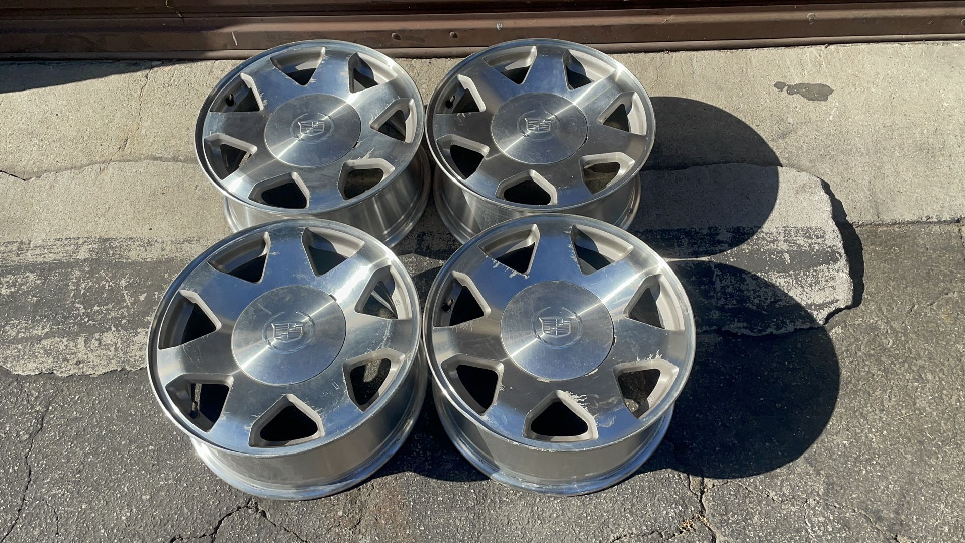 Cadillac Escalade 17 inch aluminum rims and caps 6 on 5.5 inches