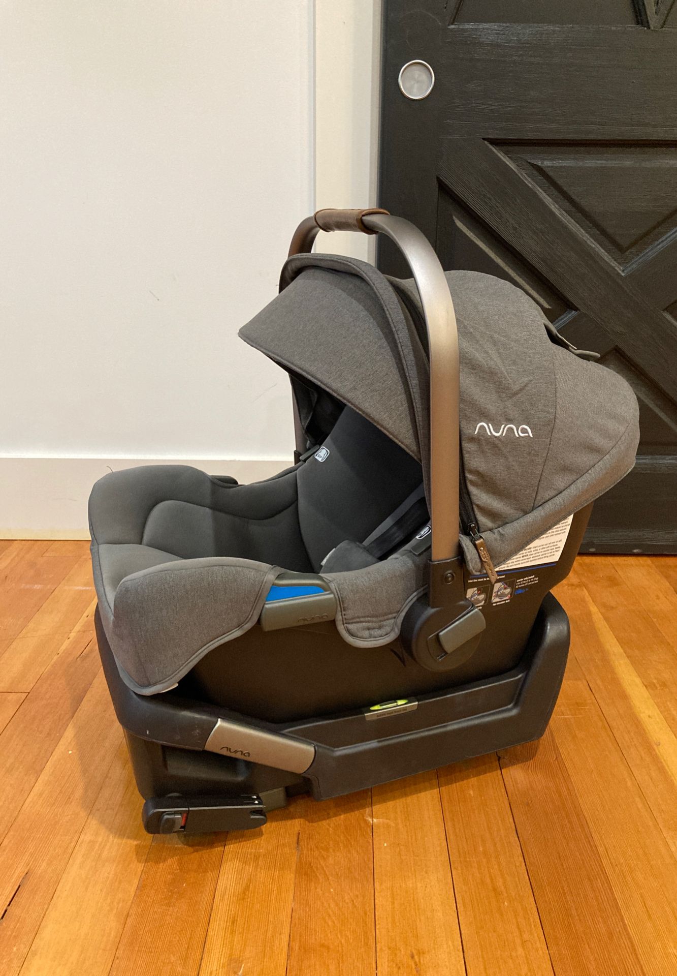 2019 Nuna Pipa Car seat used only 4 months!