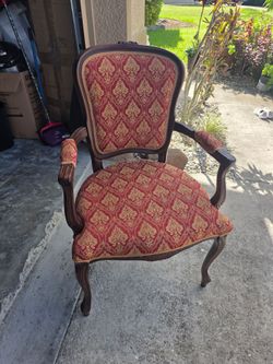 Upholstered arm chair