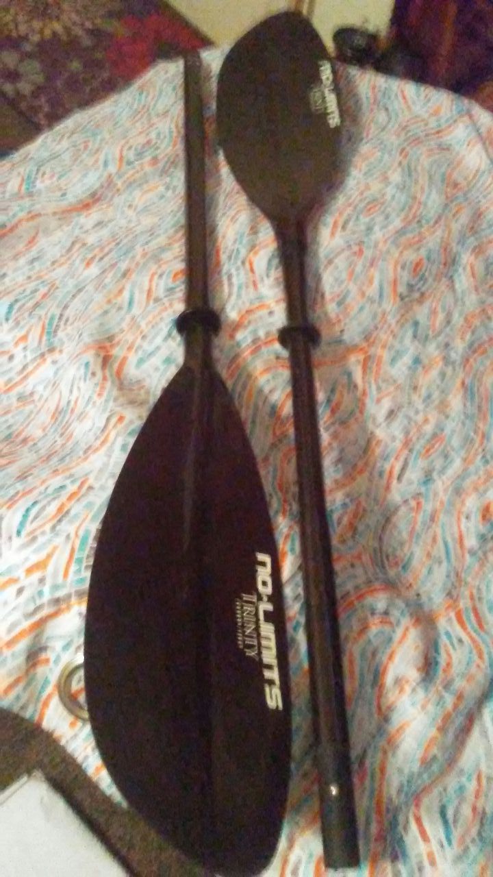 Carbon fiber no limits trinity kayak paddle