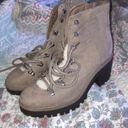 Esprit Brand Tan Suede hiking Combat boots with 2.5” heel Ladies Sz 7.5 Brand New! 