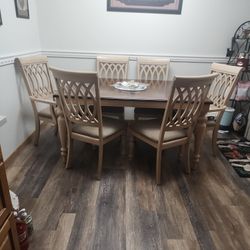 Solid Wood Dining Room Table 6 Chairs Plus 2 More Inserts Great Condition 