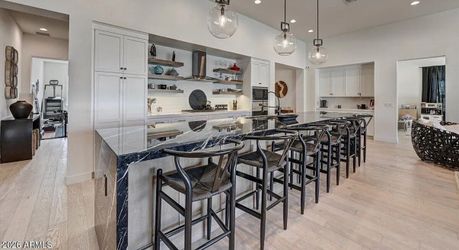 MUST GO TODAY  6 Barstools