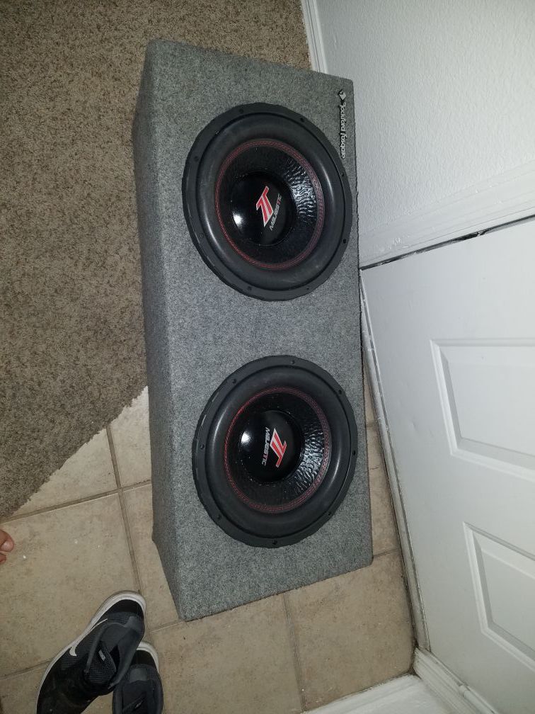 Subwoofers 12in like new