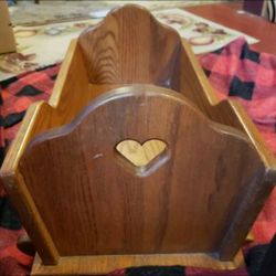 ABSOLUTELY GORGEOUS OAK  HANDCRAFTED CRADLE.
