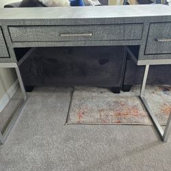 Devine Reptile Desk