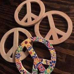 Wooden Peace Sign ☮️ 