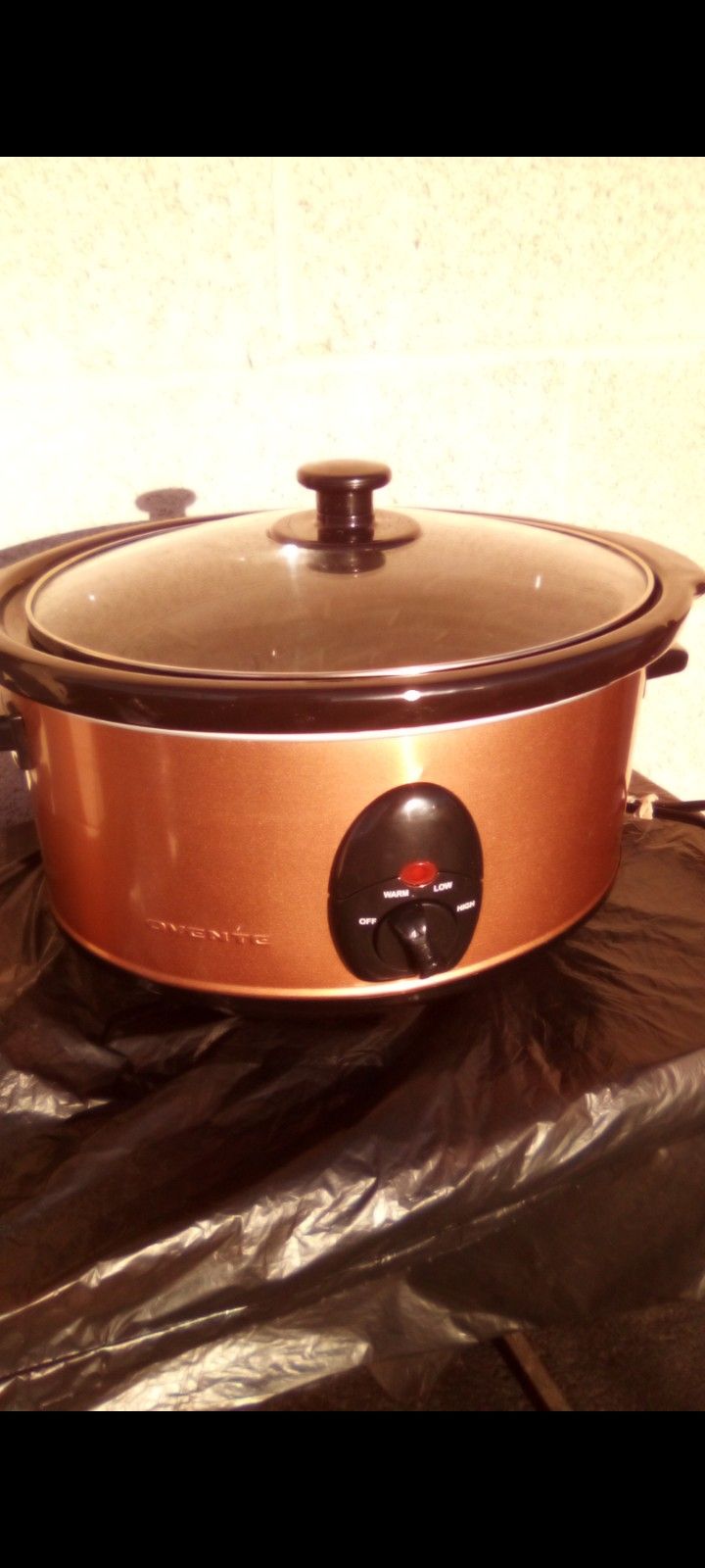 Ovente Electric Slow Cooker 3.7 Quarts With 3 Temperature Settings Tropicana / Valley View Read description