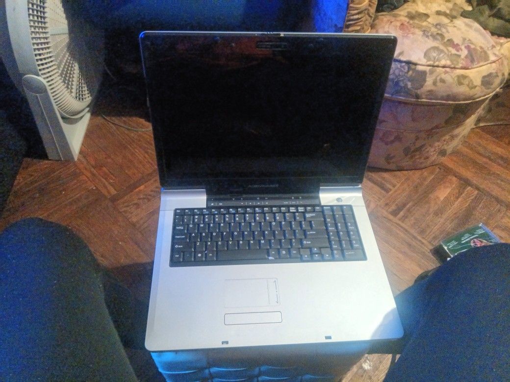 Alienware Laptop 19v. M9700 Series. Used