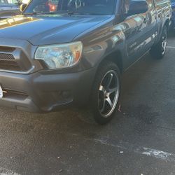 Toyota Tacoma 2013 V-4