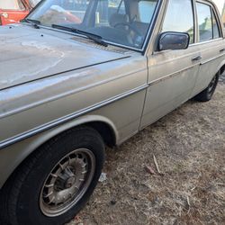 1981 Mercedes. Diesel Edition. Runs And Drives. 