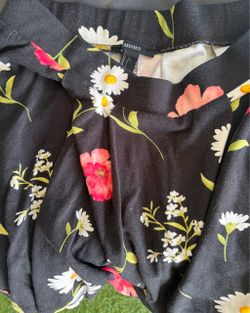 Forever 21 Black Floral Skirt