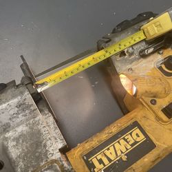 Dewalt Deep Cut Variable Speed Band Saw