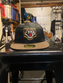 Hamilton Tigers 150th anniversary Black and Mahogany New Era Fitted Cap