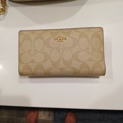 Coach Wallet Used 