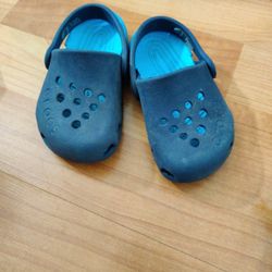 Toddler Crocs Size 6C