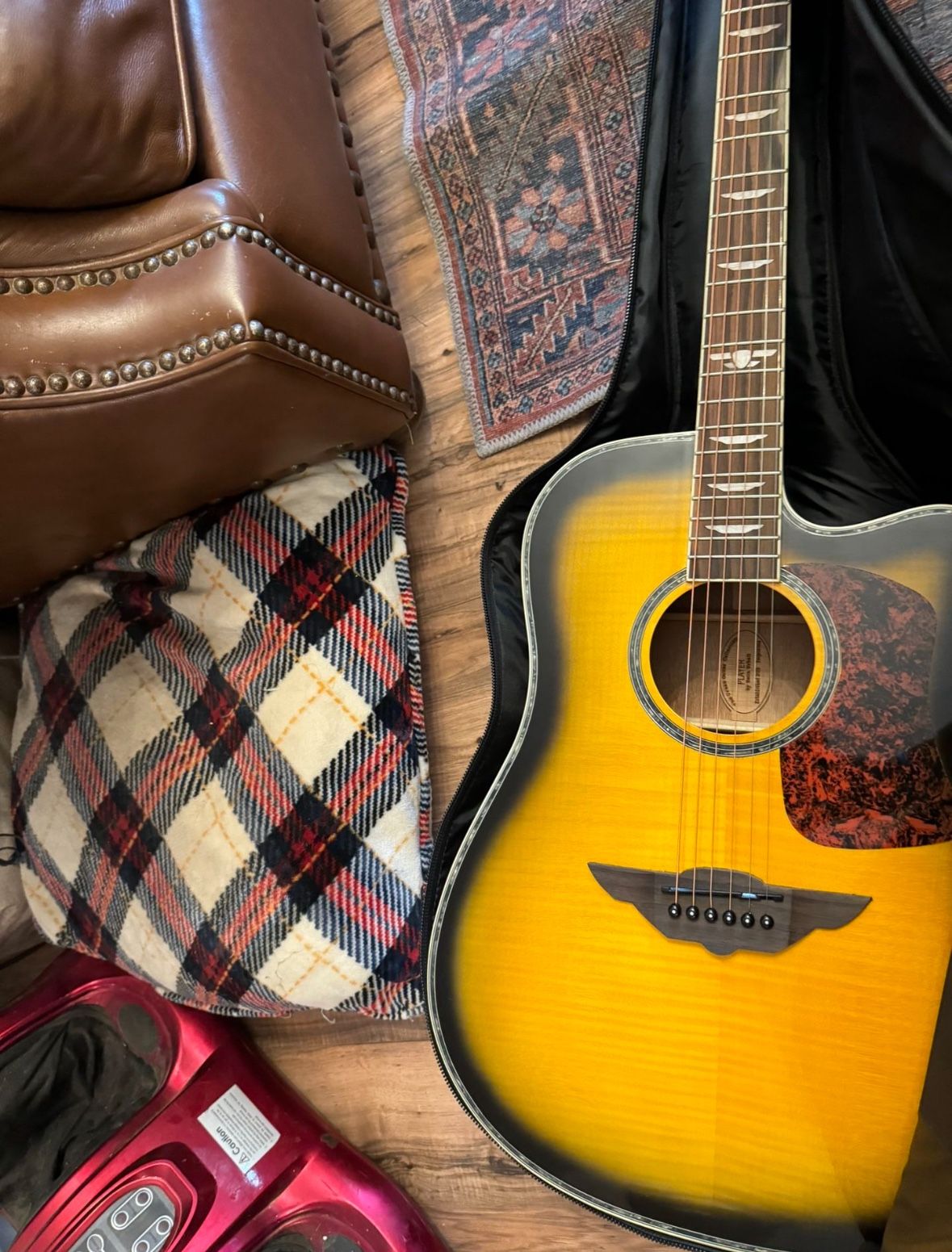 keith urban player acoustic guitar