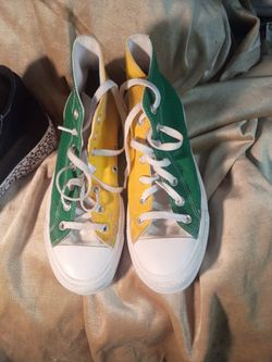 Converse tennis shoes size 8