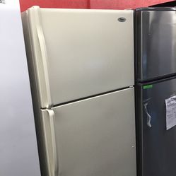 Whirlpool 18 Cu Ft Top And Bottom Fridge. 1 year Warranty 