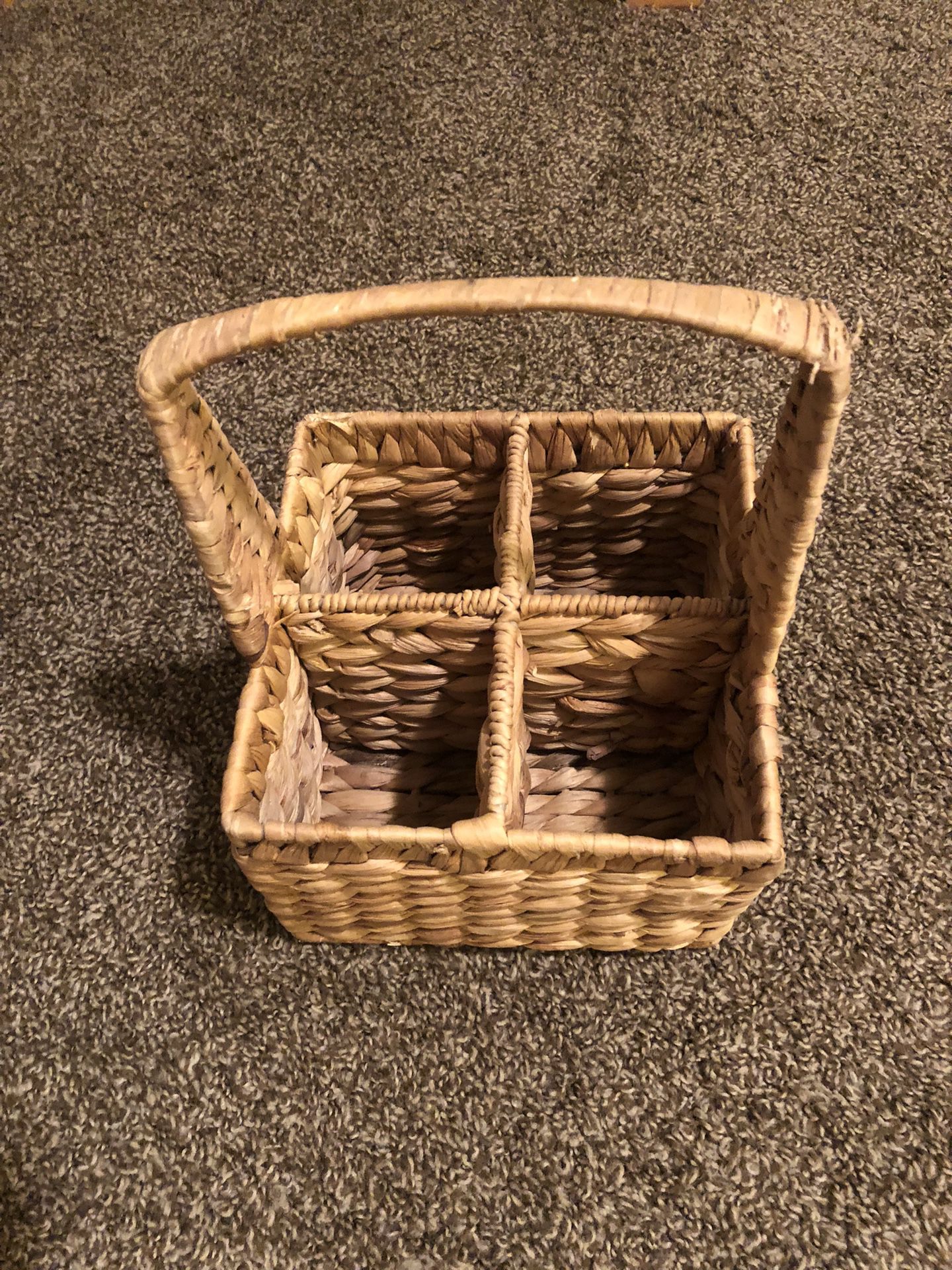 Woven Picnic Basket for drinks