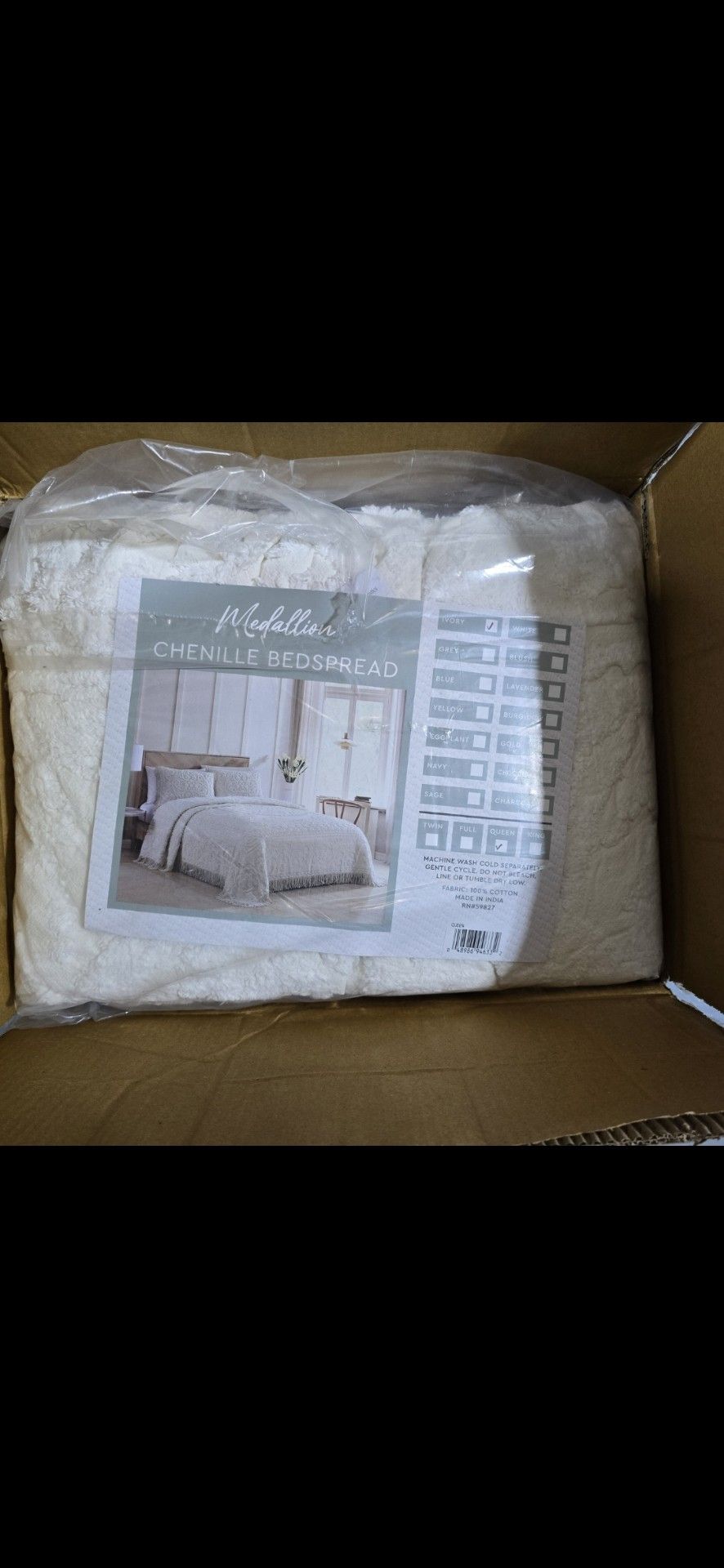 Medfallion
CHENILLE BEDSPREAD (NEW)