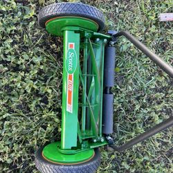Scott’s manual mower