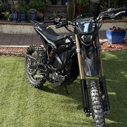 Surron ultra Bee 2025