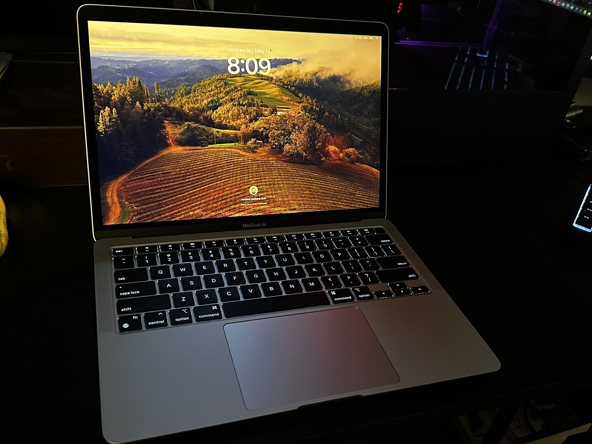 Apple MacBook Air 2020 w/256gb