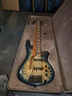 Ibanez 7 string bass guitar like new